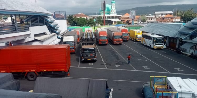 Kemenhub Pastikan Penyeberangan di Ketapang Berjalan Normal Meski Jalur Gumitir Ditutup Akibat Perbaikan Jalan