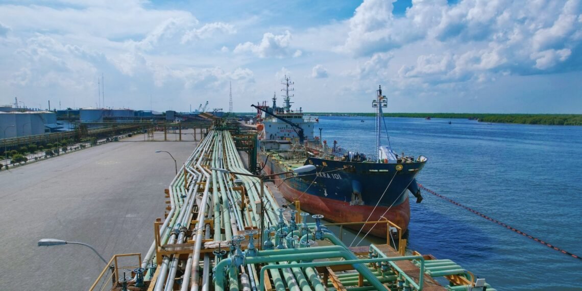 Dukung Pergerakan Industri, Pelindo Perkuat Layanan Curah Cair