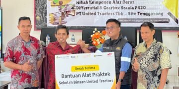 Cetak Lulusan Berkualitas, SMKN 3 Tenggarong Terima Hibah Komponen Alat Berat dan Resmikan Safety dari United Tractors