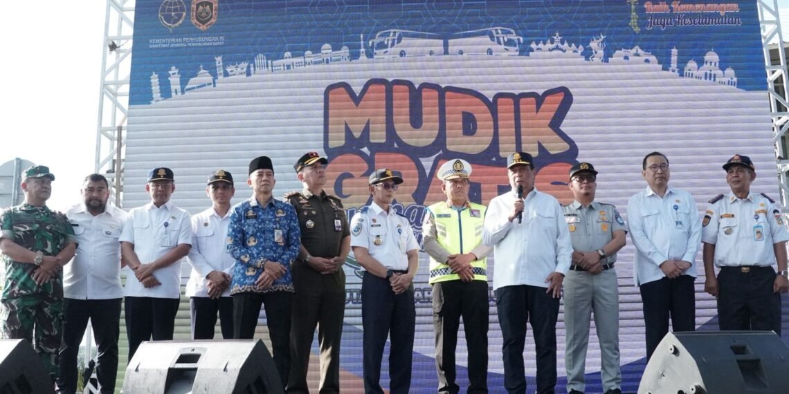 Kemenhub Berangkatkan Peserta Mudik Gratis Tujuan Jawa dan Sumatera