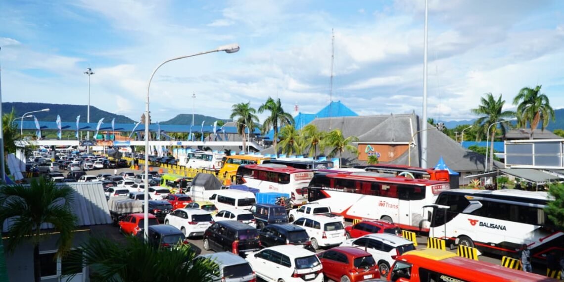 Akhirnya ASDP Tuntaskan Antrean Gilimanuk, Seluruh Kendaraan Telah Masuk Buffer Zone