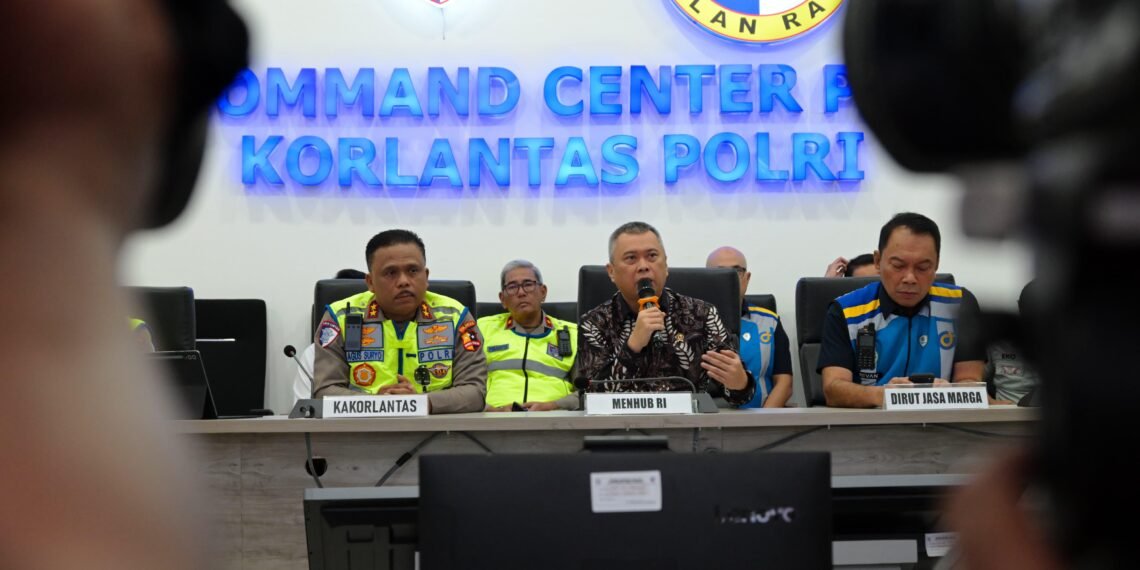 Urai Kepadatan di Jalur Tol Trans Jawa, Menhub Dudy dan Kakorlantas Berlakukan One Way dari KM 132 sampai KM 70