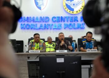 Urai Kepadatan di Jalur Tol Trans Jawa, Menhub Dudy dan Kakorlantas Berlakukan One Way dari KM 132 sampai KM 70