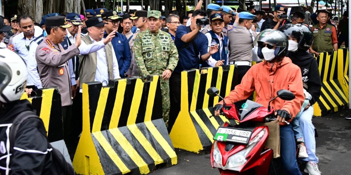 Menhub Dudy Pastikan Kelancaran Arus Balik Penyeberangan Sumatera-Jawa di Pelabuhan Bakauheni