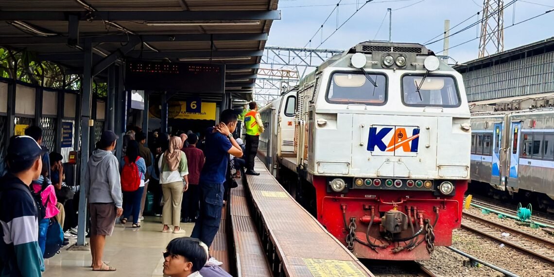 Terjadi Longsoran di Jalur KA Wilayah Bandung, KAI Lakukan Penanganan dan Antisipasi Dampak Perjalanan