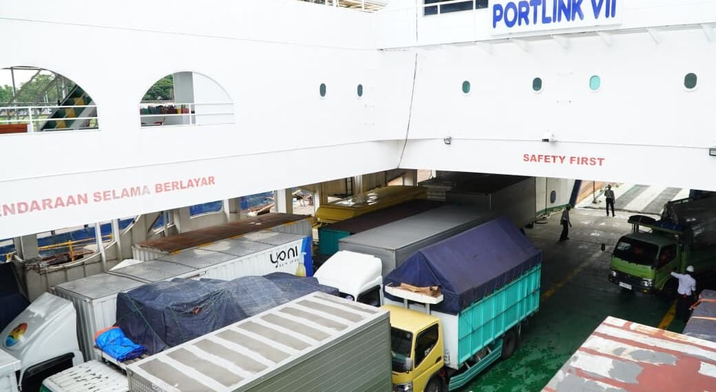 Lonjakan Logistik Ketapang Diurai, Layanan Penyeberangan Terkendali