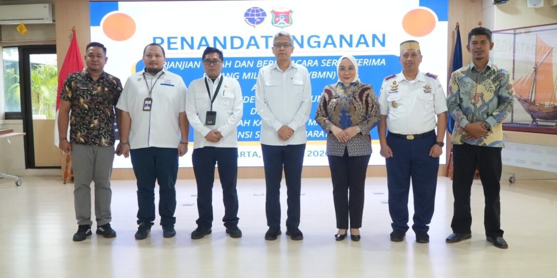 DORONG OPTIMALISASI PELAYANAN PELABUHAN, KEMENHUB HIBAHKAN ASET BMN KE PEMKAB MAMUJU