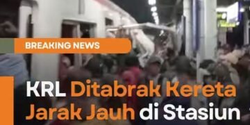 KRL Tertemper KA Argo Bromo Anggrek Relasi Gambir Surabaya di Sta Bekasi Timur