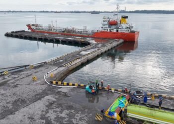 PTP Nonpetikemas Bengkulu Operasikan Layanan Drop Tank untuk Curah Cair di Pelabuhan Pulau Baai