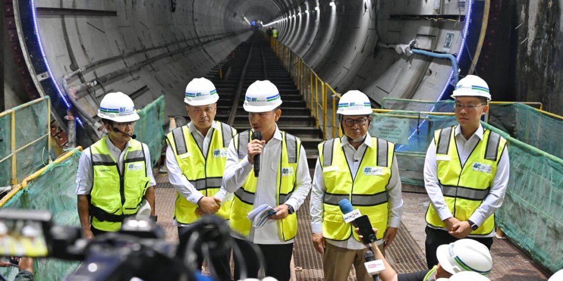 Wapres dan Menhub Tinjau Proyek MRT Jakarta Fase 2A Bundaran HI-Kota