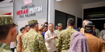 Menkop Bersama Wakil Panglima TNI dan Dirut Agrinas Pangan Tinjau Kesiapan Operasional KDKMP