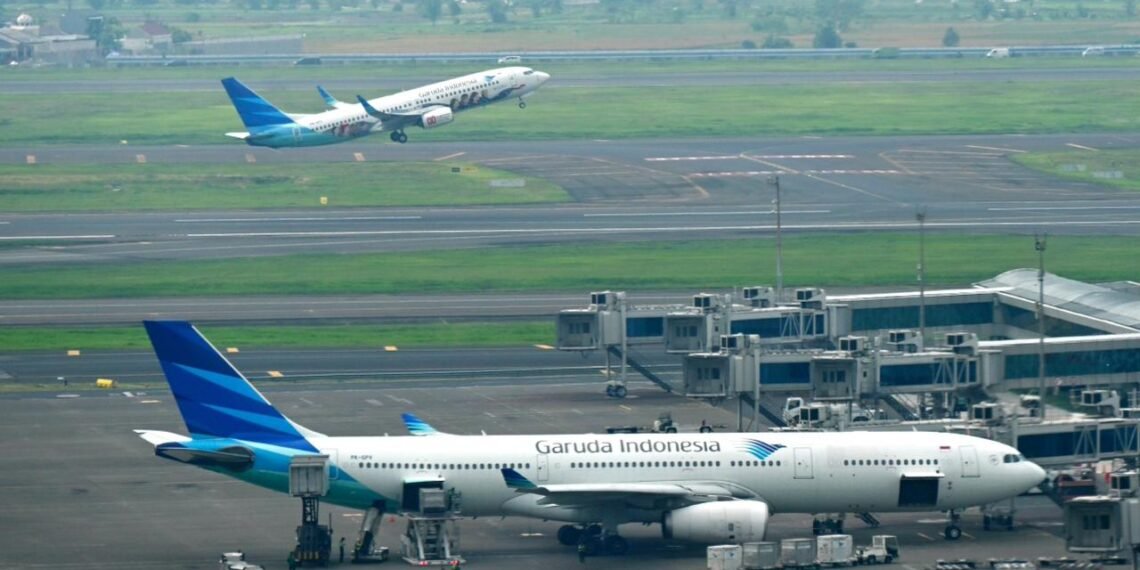 Menyikapi Fluktuasi Harga Avtur,  Fuel Surcharge Angkutan Udara Naik
