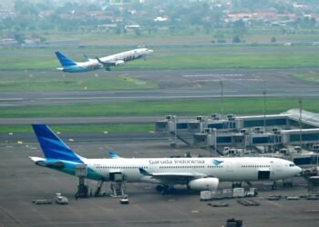 Menyikapi Fluktuasi Harga Avtur,  Fuel Surcharge Angkutan Udara Naik