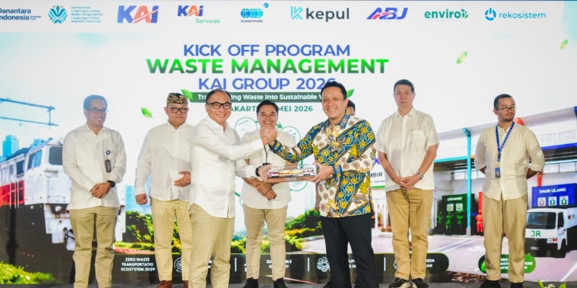 Pilot Project Pengelolaan Sampah Terintegrasi di Stasiun Gambir Dimulai