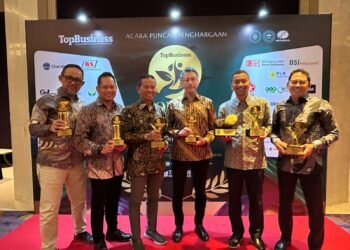 Melangkah Bersama Keberlanjutan, Grup United Tractors Raih TOP CSR Awards 2026