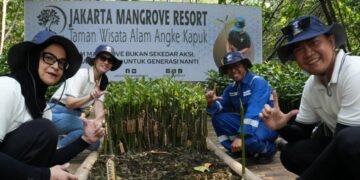 Mangrove untuk Perkuat Ketahanan Pesisir Jakarta, DSLNG Wujudkan Aksi Lingkungan di Luar Area Operasi