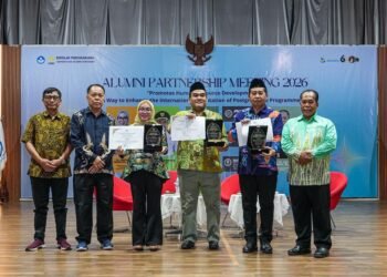 Wamenkop Raih Penghargaan Impactful Alumni Awards UNNES 2026