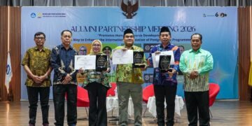 Wamenkop Raih Penghargaan Impactful Alumni Awards UNNES 2026
