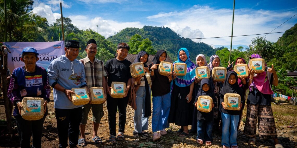 Kurban Maslahat Hadirkan Kebahagiaan Iduladha bagi Masyarakat Pedalaman Pinrang Sulawesi Selatan