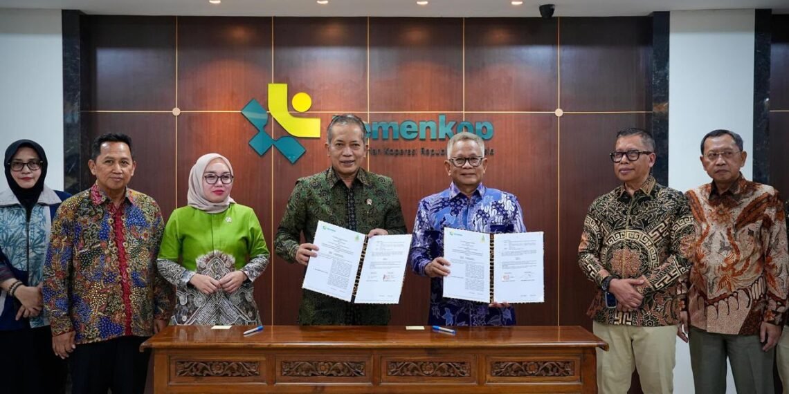 Menteri Koperasi dan Agrinas Palma Sinergi Bangun Ekosistem Perkebunan Sawit Berbasis Koperasi