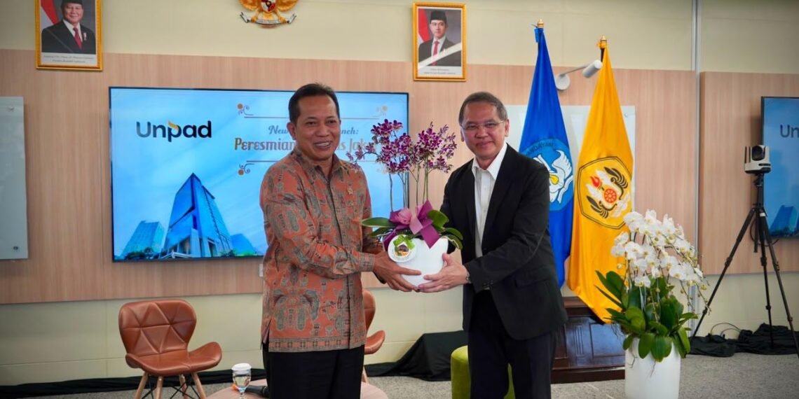 Menkop Resmikan Pembukaan Kampus Pasca Sarjana Unpad Jakarta