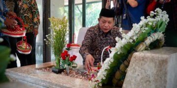 Menkop Ziarah ke Makam Bung Hatta dalam Rangkaian Menuju Puncak Harkopnas ke-79