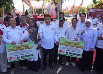 Menkop Apresiasi Puncak Peringatan Harkop dan Capaian KDKMP di Jatim