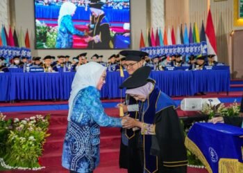 Wamenkop Ajak Wisudawan IPB Berkarya Melalui Semangat Koperasi
