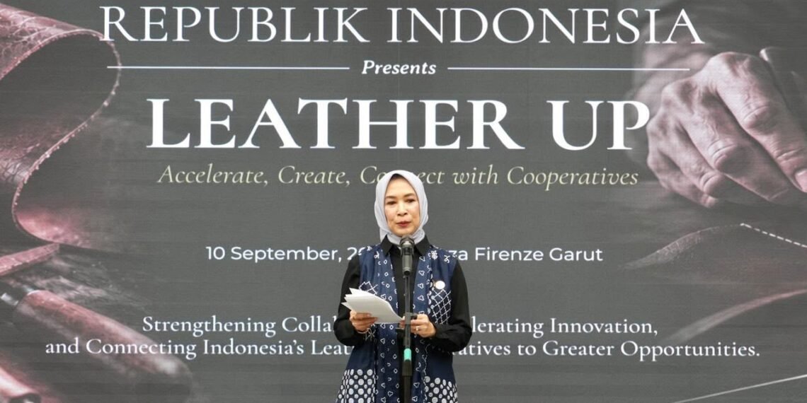Kemenkop Sinergi Perkuat Industri Kulit Garut Naik Kelas dan Berdaya Saing Lewat Koperasi