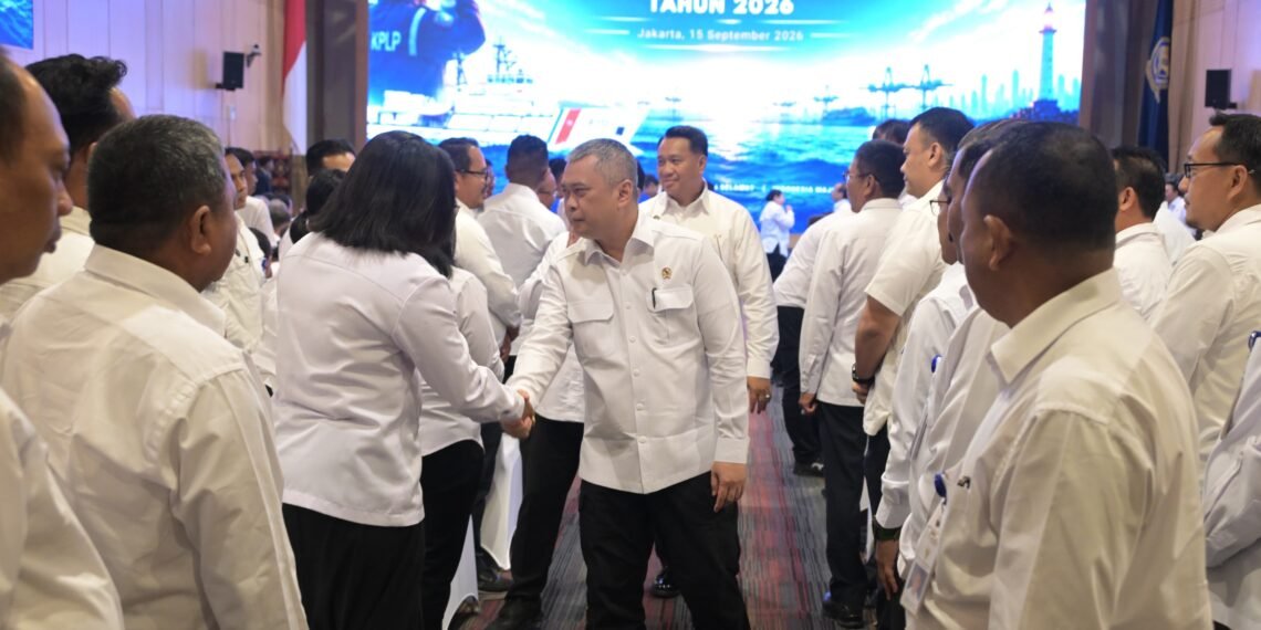 Kembali dari Banjarmasin, Menhub Dudy Kumpulkan Jajaran Pengawasan Laut dan Pelayaran: Tidak Ada Kompromi untuk Keselamatan Pelayaran