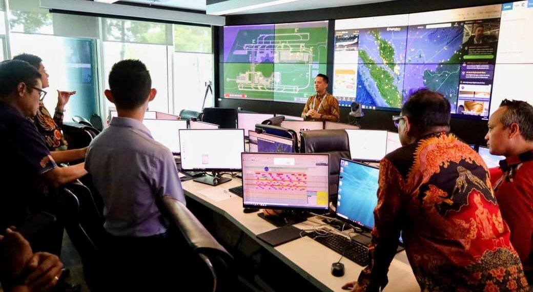 Abu Gunung Lewotolok NTT Masih Ancam Penerbangan, Penutupan Bandara Wunopito Berlanjut