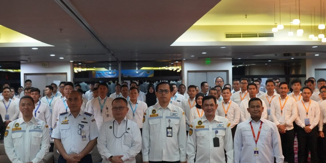 Tingkatkan Kualitas Pemeriksaan Kelaiklautan Kapal, Kemenhub Kukuhkan 90 Marine Inspector
