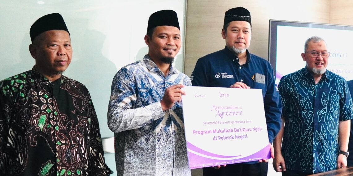 Peduli Dakwah dan Pendidikan, Bank Muamalat Berikan Dukungan untuk Dai dan Guru Ngaji di Pelosok Negeri